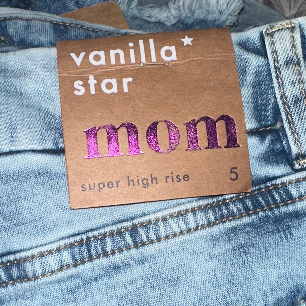 Women's High Waist Denim Shorts - Picture 4 of 4